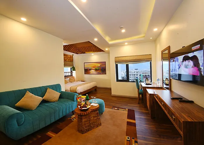 Woodapple And Hotel 3*