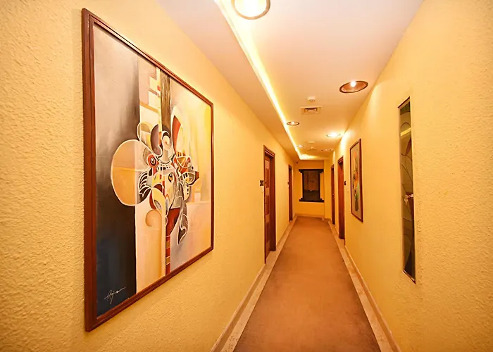 Woodapple And Hotel 3*